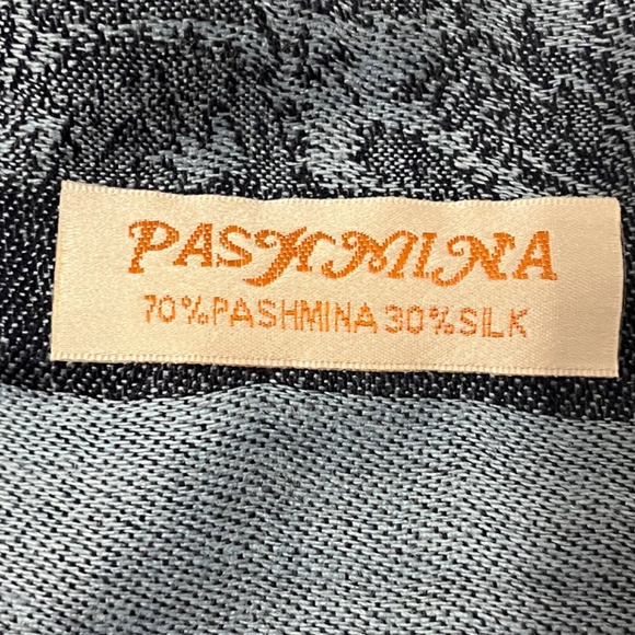 Pashmina scarf🧣 70% cashmere and 30% silk Blue - Picture 2 of 6